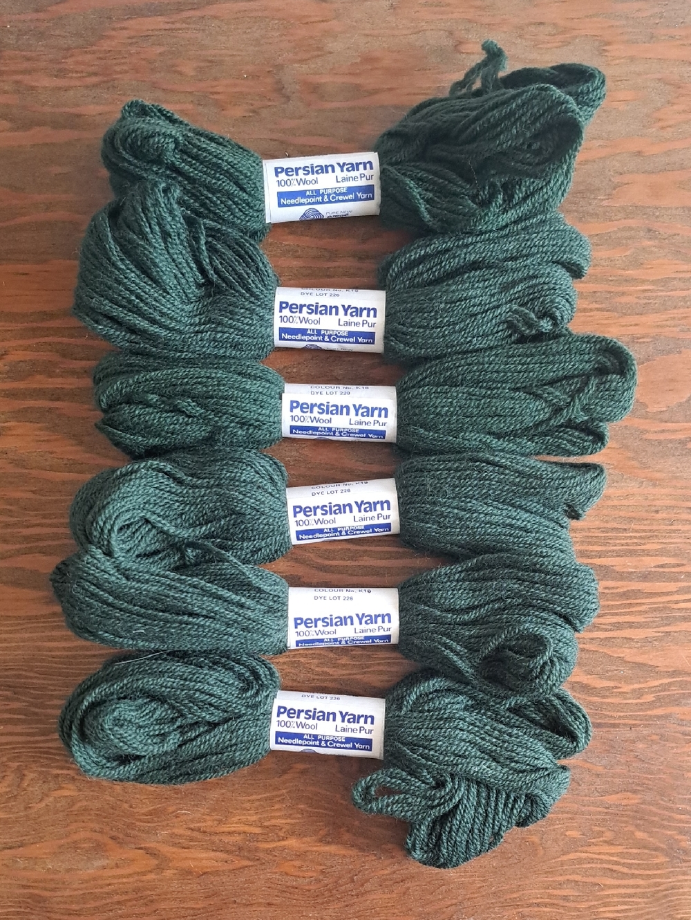 100% Wool Dark Green Lot, Approx 145g